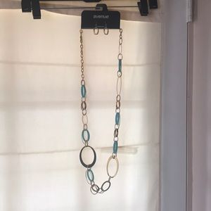 3/$20 NWT Avenue Earring and Necklace Set